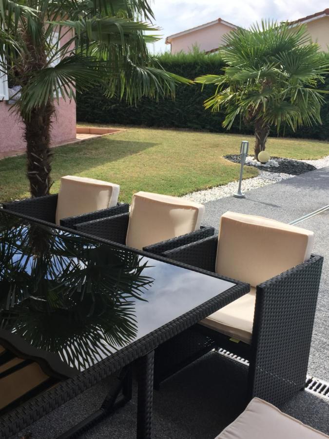 Chambres D'Hotes Chez Florence Montmerle-sur-Saone Экстерьер фото
